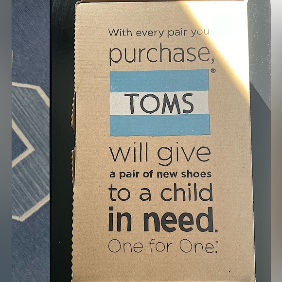 TOM'S MADRAS PLAID WEDGES!
Size W10. Created Exclusively for NEIMAN MARCUS! - Picture 7 of 8